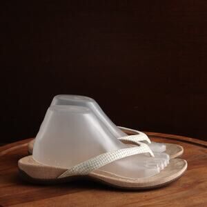 Vionic Sandals WMS SZ 9.5 White Dillon Leather Thong Coastal Beach Comfort Shoes
